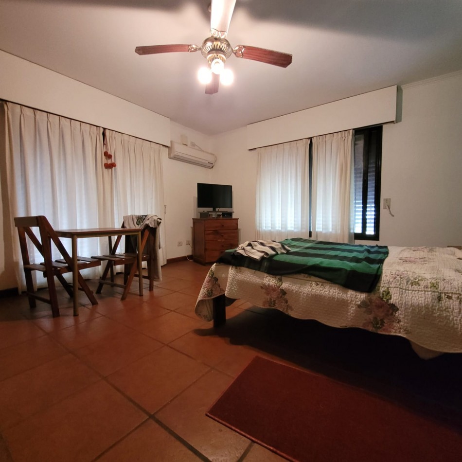 CASA FAMILIAR EN CLUB DE CAMPO PRADOS DE LA ADELINA 