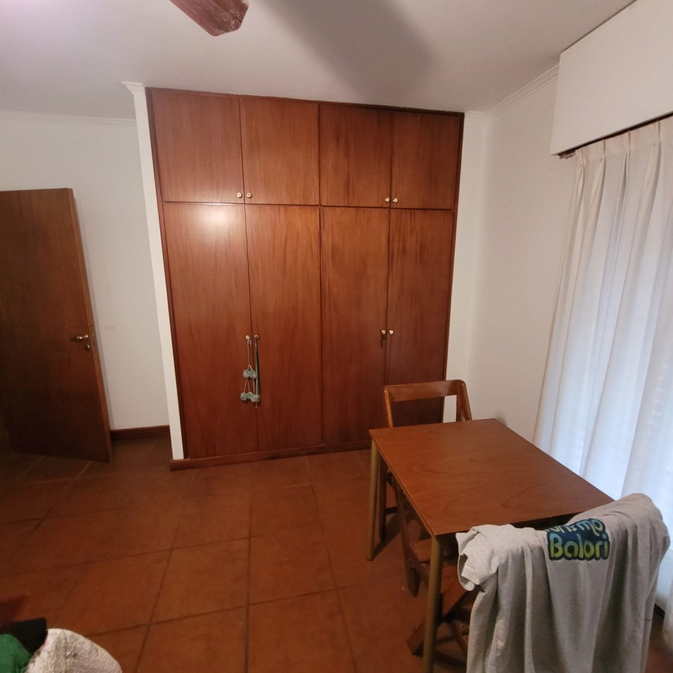 CASA FAMILIAR EN CLUB DE CAMPO PRADOS DE LA ADELINA 