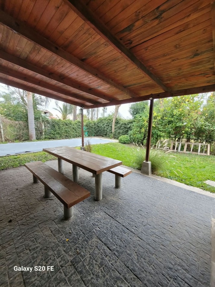 CASA FAMILIAR