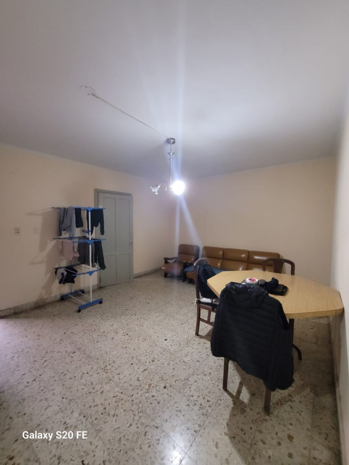 CASA CON DEPARTAMENTO EN VENTA