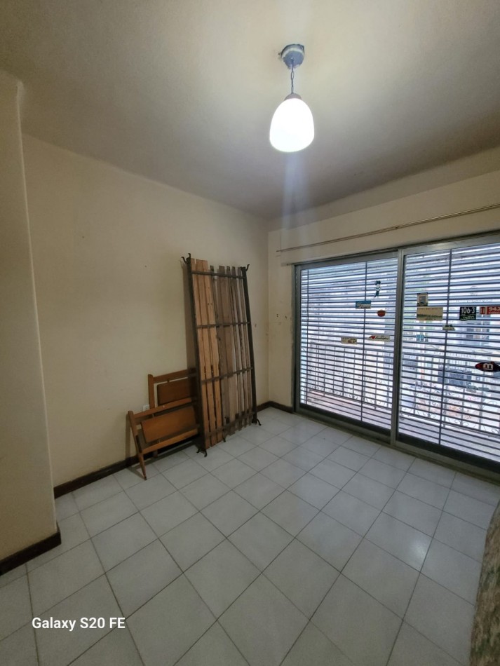 CASA CON DEPARTAMENTO EN VENTA