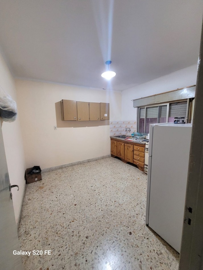 CASA CON DEPARTAMENTO EN VENTA