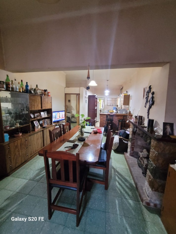CASA CON DEPARTAMENTO EN VENTA