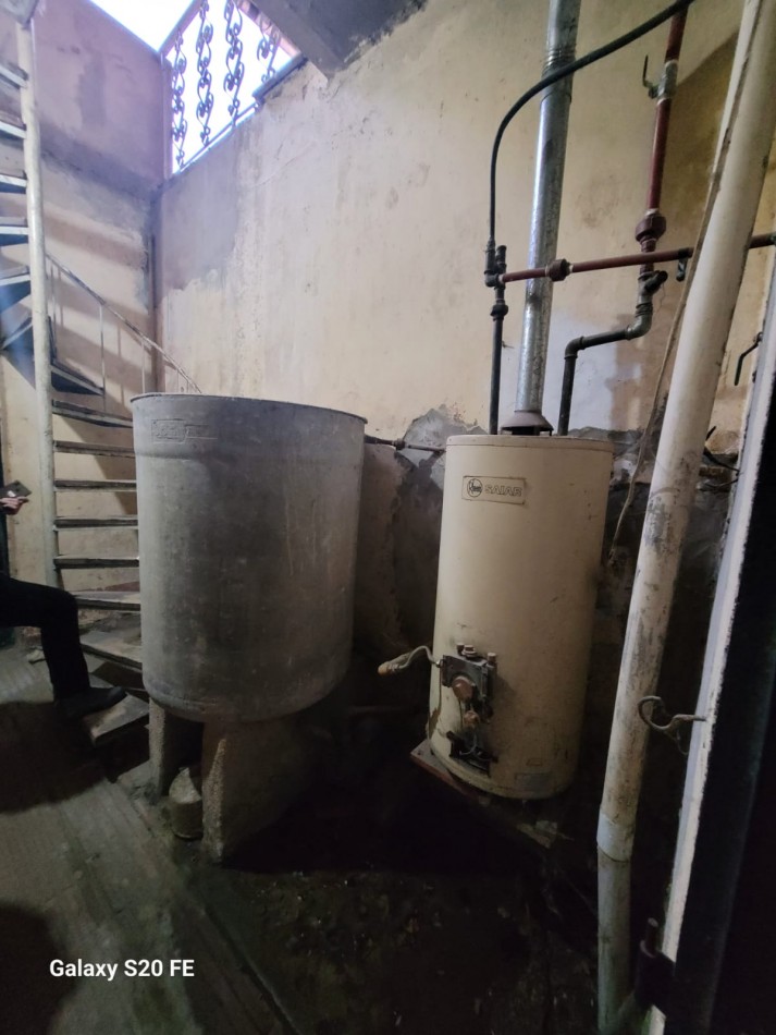 CASA CON DEPARTAMENTO EN VENTA
