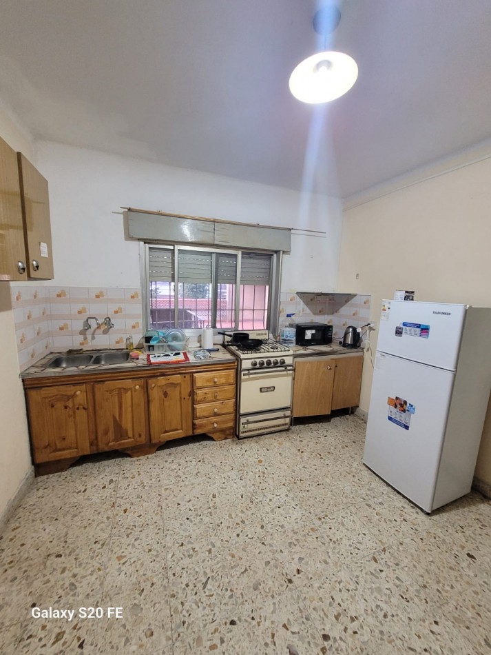 CASA CON DEPARTAMENTO EN VENTA